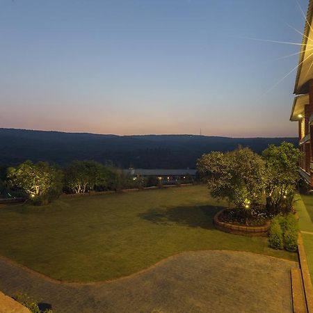 Bella Vista Resort Mahabaleshwar Bagian luar foto