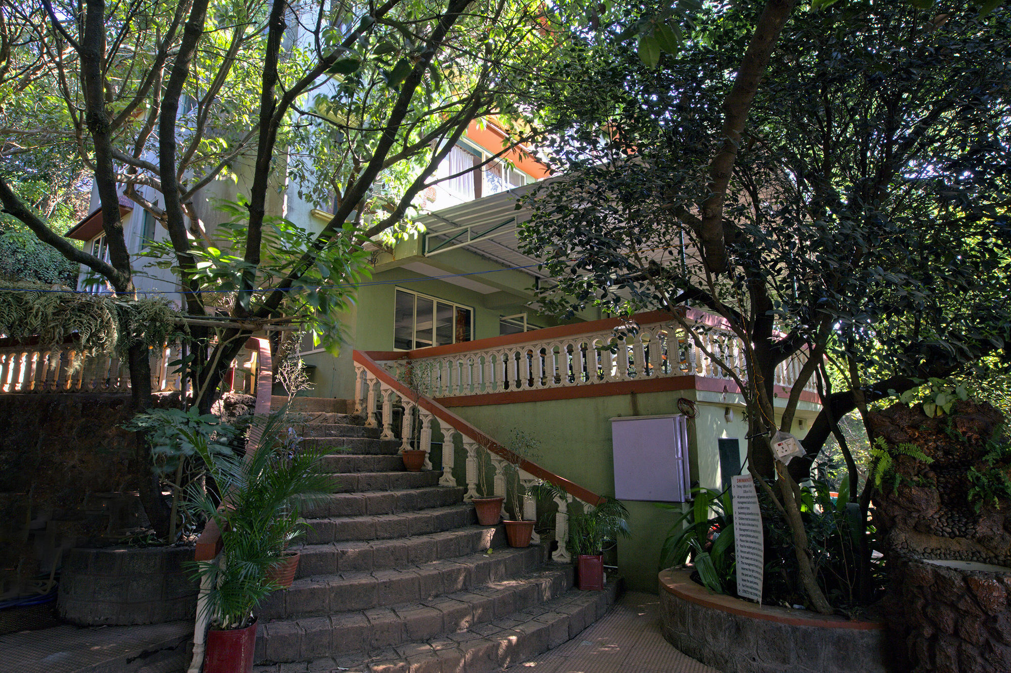 Bella Vista Resort Mahabaleshwar Bagian luar foto